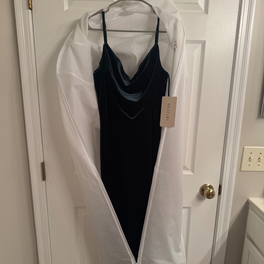 Revelry - Nadia Velvet Dress Sz 8 Emerald 613